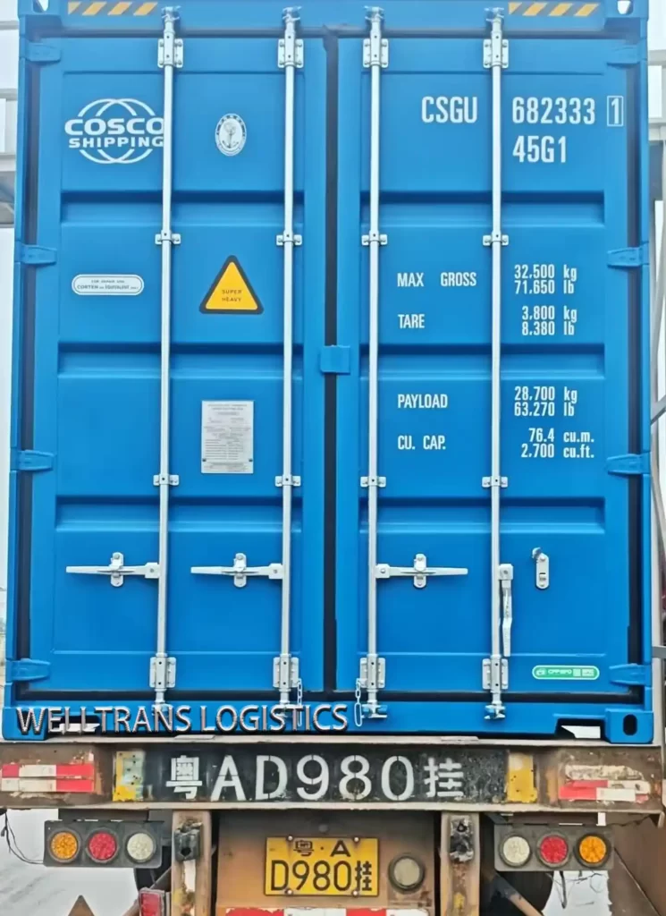 loading picture shipping case from china to felixstowe united kingdom