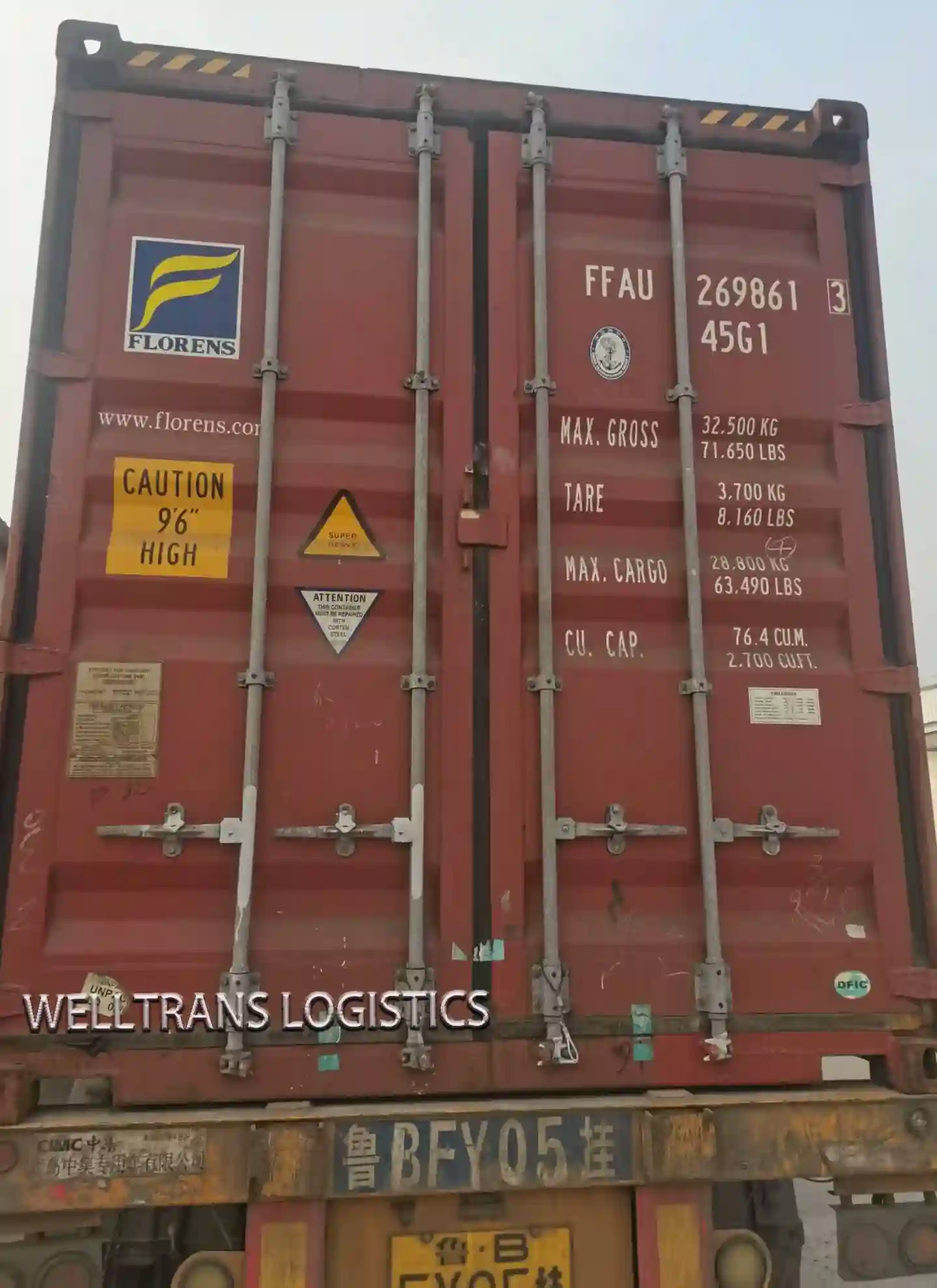 loading picture shipping case washing machines from qingdao china to felixstowe uk